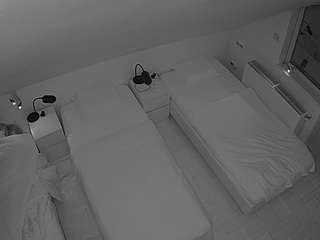 voyeurcam-julmodels-bed-7