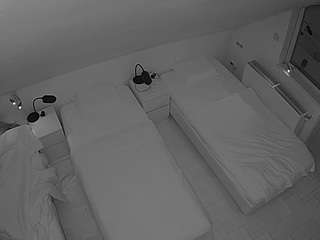 voyeurcam-julmodels-bed-7