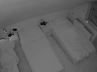 voyeurcam-julmodels-bed-7