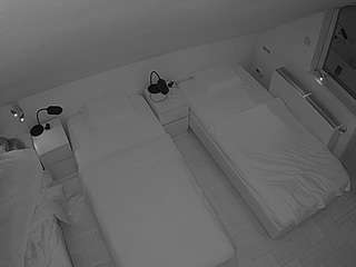 voyeurcam-julmodels-bed-7