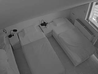 voyeurcam-julmodels-bed-7