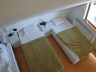 voyeurcam-julmodels-bed-7
