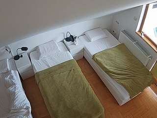 voyeurcam-julmodels-bed-7