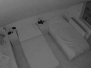 voyeurcam-julmodels-bed-7
