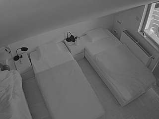 voyeurcam-julmodels-bed-7