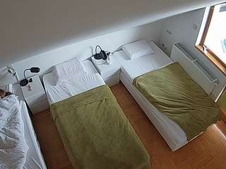 voyeurcam-julmodels-bed-7