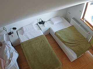 voyeurcam-julmodels-bed-7