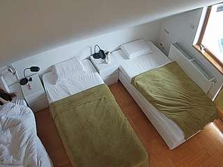 voyeurcam-julmodels-bed-7