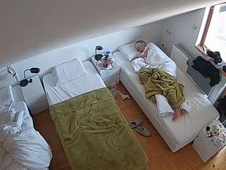voyeurcam-julmodels-bed-7
