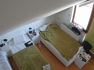 voyeurcam-julmodels-bed-7 webcam