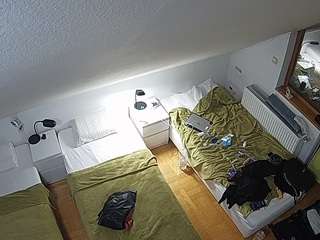 voyeurcam-julmodels-bed-7