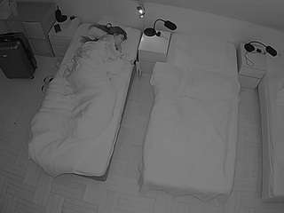 voyeurcam-julmodels-bed-7