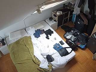 voyeurcam-julmodels-bed-7 webcam