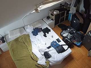 voyeurcam-julmodels-bed-7