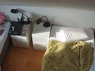 voyeurcam-julmodels-bed-7 Public Chat Channel