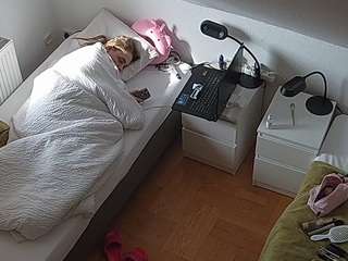 voyeurcam-julmodels-bed-7 webcam