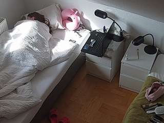voyeurcam-julmodels-bed-7 webcam