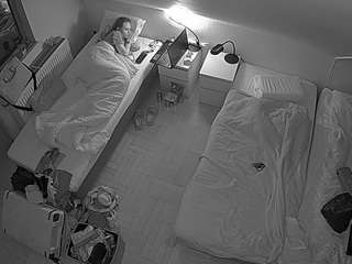 voyeurcam-julmodels-bed-7 webcam