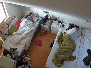 voyeurcam-julmodels-bed-7