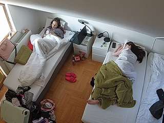 voyeurcam-julmodels-bed-7 webcam
