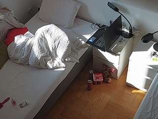 voyeurcam-julmodels-bed-7 webcam