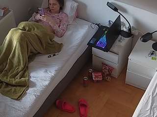 voyeurcam-julmodels-bed-7