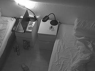 voyeurcam-julmodels-bed-7