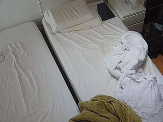 voyeurcam-julmodels-bed-7