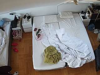 voyeurcam-julmodels-bed-7 webcam