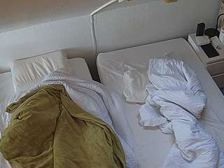 voyeurcam-julmodels-bed-7