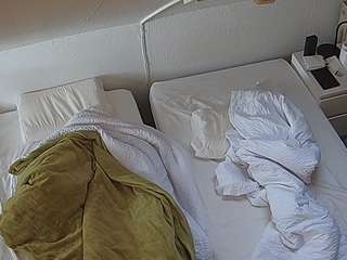 voyeurcam-julmodels-bed-7