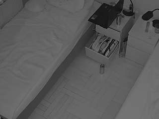 voyeurcam-julmodels-bed-7