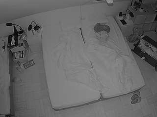 voyeurcam-julmodels-bed-7