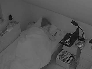 voyeurcam-julmodels-bed-7