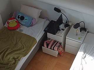 voyeurcam-julmodels-bed-7