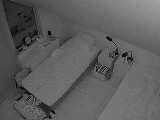 voyeurcam-julmodels-bed-7 Live Webcam on CamSoda