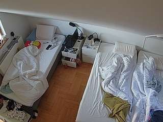 voyeurcam-julmodels-bed-7