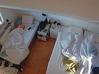 voyeurcam-julmodels-bed-7