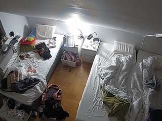 voyeurcam-julmodels-bed-7