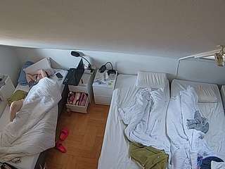 voyeurcam-julmodels-bed-7