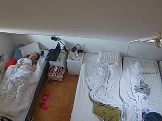 voyeurcam-julmodels-bed-7