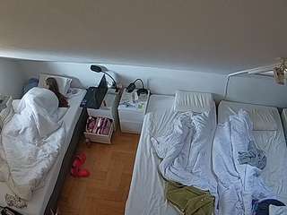voyeurcam-julmodels-bed-7 camsoda