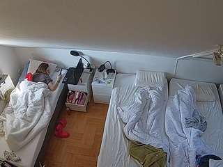 voyeurcam-julmodels-bed-7