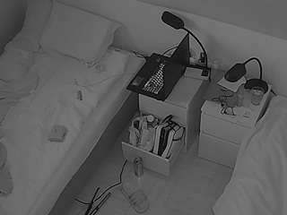 voyeurcam-julmodels-bed-7