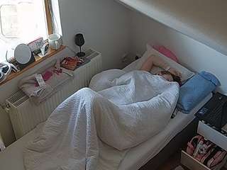 voyeurcam-julmodels-bed-7