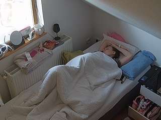 voyeurcam-julmodels-bed-7