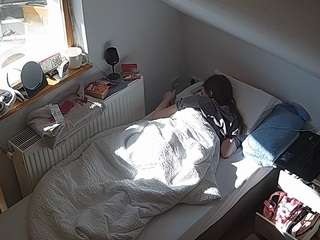 voyeurcam-julmodels-bed-7