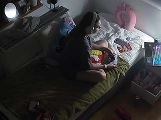 voyeurcam-julmodels-bed-7