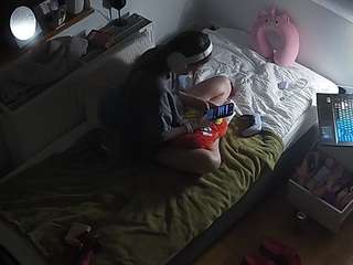 voyeurcam-julmodels-bed-7