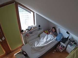 voyeurcam-julmodels-bed-7